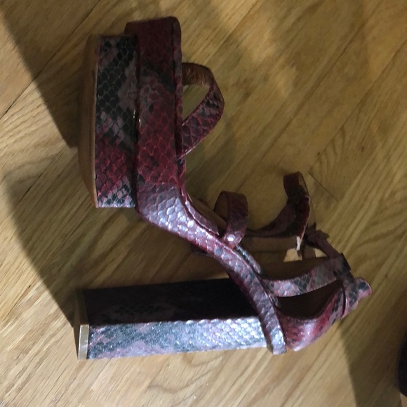 Shoes - Picture 3 of 3